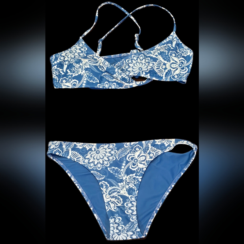 Cupshe Women's M, Blue w/White Floral Print Two-piece Bikini Swimsuit
